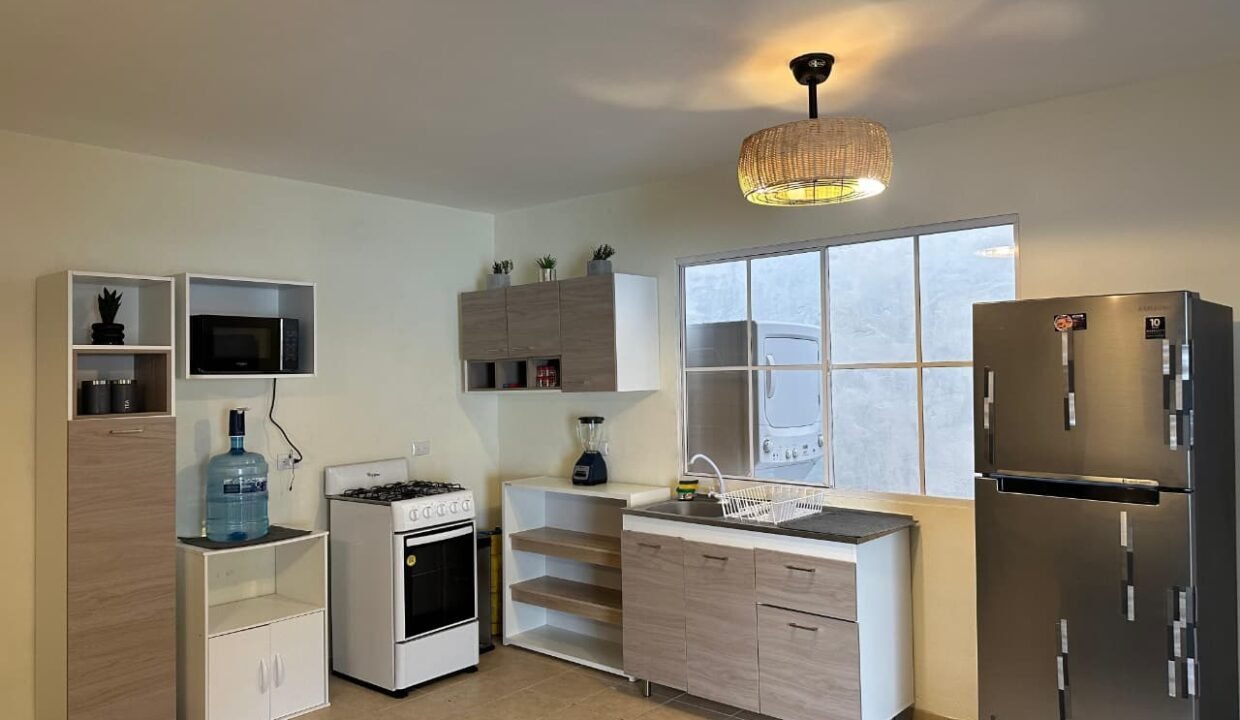 Rancho de Playa Amueblado con Piscina en San Diego, La Libertad